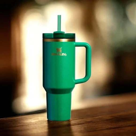 Limited Edition 2025 St Patrick’s Green Stanley 40oz Tumbler - Picture 12 of 12
